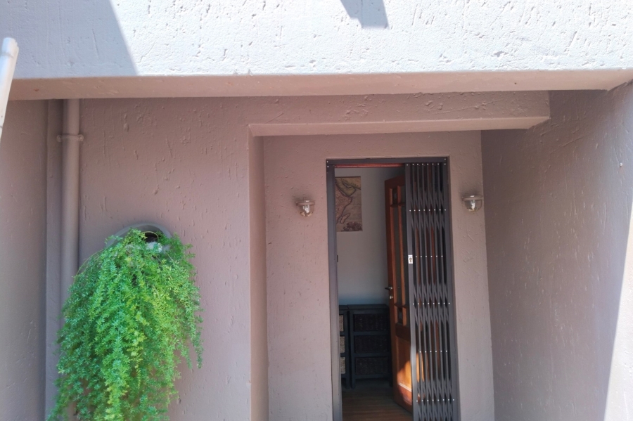 2 Bedroom Property for Sale in Mount Amanzi North West